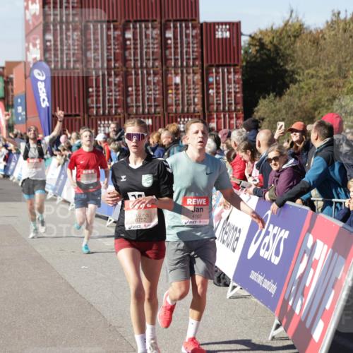 03.10.2025 - Köhlbrandbrückenlauf Jannik Wohlers http://msf.ph/oto/9050429 03.10.2025 13:08:07 Ziel 4107, 4184, 4357, 4395, 4409, 5959, 6022, 6348, 6635, 6752, 6774, 6824 meine-sportfotos.de