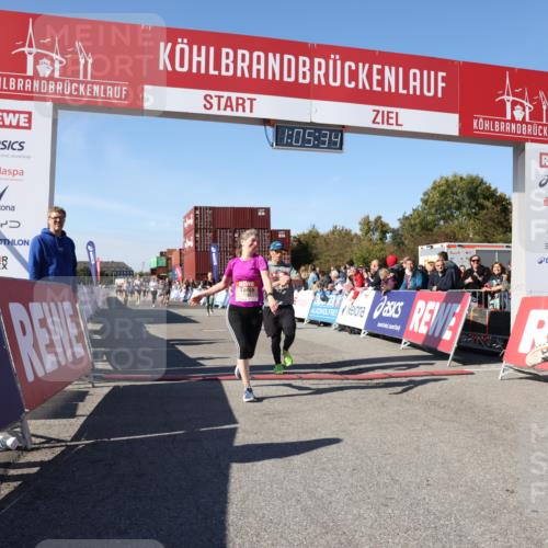 03.10.2025 - Köhlbrandbrückenlauf Lena Gebhardt http://msf.ph/oto/9050434 03.10.2025 13:05:34 Ziel 4011, 4062, 4161, 4278, 4384, 4584, 5468, 6281 meine-sportfotos.de
