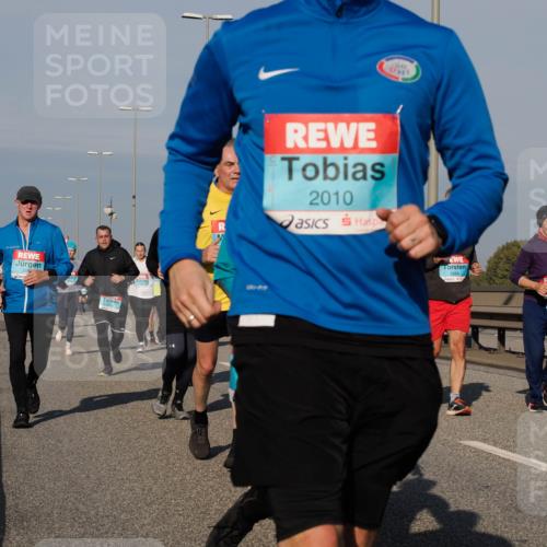 03.10.2025 - Köhlbrandbrückenlauf Fabian Wolf http://msf.ph/oto/9050435 03.10.2025 10:01:22 Position 3 2010, 2886 meine-sportfotos.de