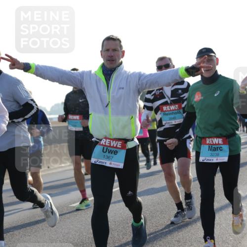 03.10.2025 - Köhlbrandbrückenlauf Jannik Wohlers http://msf.ph/oto/9050436 03.10.2025 09:18:46 Position 3 87, 1367, 6, 3540, 3238 meine-sportfotos.de