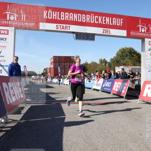 03.10.2025 - Köhlbrandbrückenlauf Lena Gebhardt http://msf.ph/oto/9050440 03.10.2025 13:05:35 Ziel 4011, 4062, 4161, 4278, 4384, 4584, 5468, 6281, 6786, 6787 meine-sportfotos.de