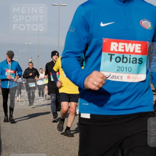 03.10.2025 - Köhlbrandbrückenlauf Fabian Wolf http://msf.ph/oto/9050445 03.10.2025 10:01:22 Position 3 2010 meine-sportfotos.de