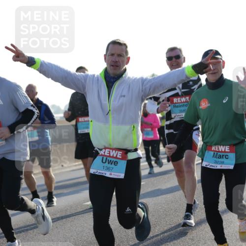 03.10.2025 - Köhlbrandbrückenlauf Jannik Wohlers http://msf.ph/oto/9050448 03.10.2025 09:18:46 Position 3 1505, 3540, 1367, 3238 meine-sportfotos.de