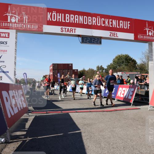 03.10.2025 - Köhlbrandbrückenlauf Lena Gebhardt http://msf.ph/oto/9050452 03.10.2025 13:21:23 Ziel 4363, 4379, 4601, 4838, 4846, 4917, 5450, 5483, 5506, 5725, 5873, 6040, 6221, 6262, 6602, 6675, 6676, 6679, 6802 meine-sportfotos.de