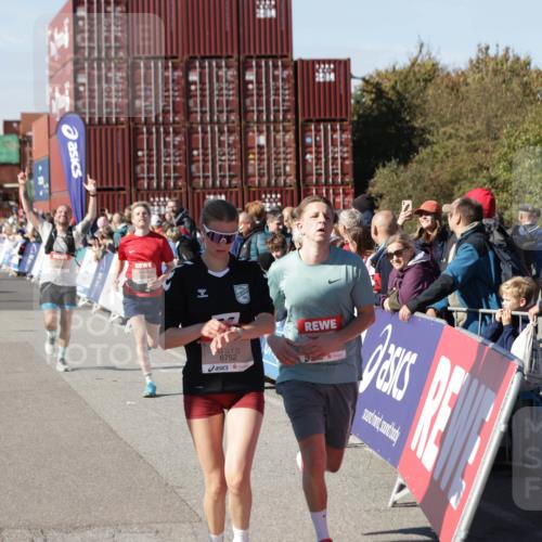 03.10.2025 - Köhlbrandbrückenlauf Jannik Wohlers http://msf.ph/oto/9050453 03.10.2025 13:08:07 Ziel 4107, 4184, 4357, 4395, 4409, 5959, 6022, 6348, 6635, 6752, 6774, 6824 meine-sportfotos.de