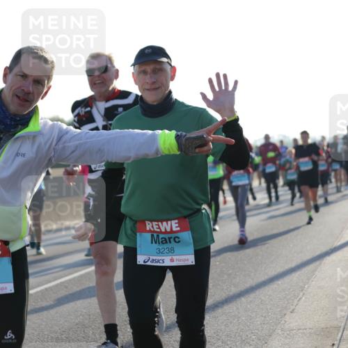03.10.2025 - Köhlbrandbrückenlauf Jannik Wohlers http://msf.ph/oto/9050459 03.10.2025 09:18:47 Position 3 1367, 6, 3238 meine-sportfotos.de