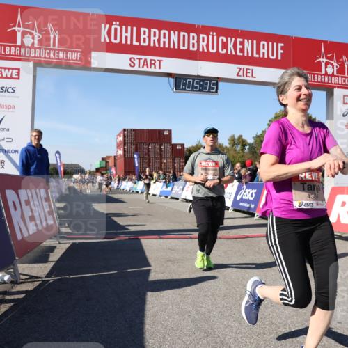 03.10.2025 - Köhlbrandbrückenlauf Lena Gebhardt http://msf.ph/oto/9050481 03.10.2025 13:05:35 Ziel 4011, 4062, 4161, 4278, 4384, 4584, 5468, 6281, 6786, 6787 meine-sportfotos.de