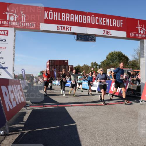 03.10.2025 - Köhlbrandbrückenlauf Lena Gebhardt http://msf.ph/oto/9050482 03.10.2025 13:21:23 Ziel 4363, 4379, 4601, 4838, 4846, 4917, 5450, 5483, 5506, 5725, 5873, 6040, 6221, 6262, 6602, 6675, 6676, 6679, 6802 meine-sportfotos.de