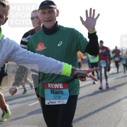 03.10.2025 - Köhlbrandbrückenlauf Jannik Wohlers http://msf.ph/oto/9050498 03.10.2025 09:18:47 Position 3 367, 3238 meine-sportfotos.de