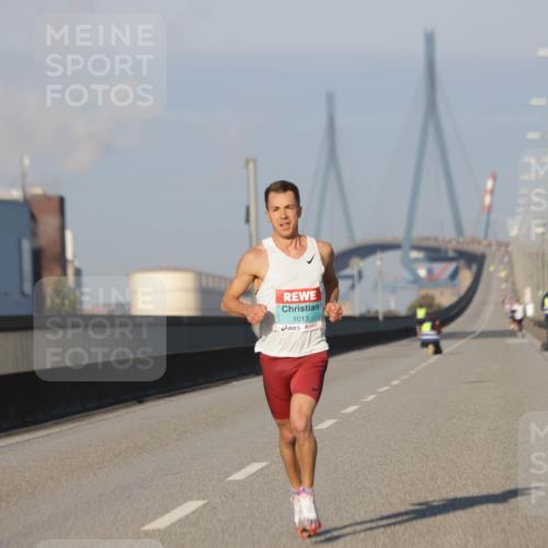03.10.2025 - Köhlbrandbrückenlauf Jannik Wohlers http://msf.ph/oto/9050499 03.10.2025 09:36:05 Position 3 1013 meine-sportfotos.de