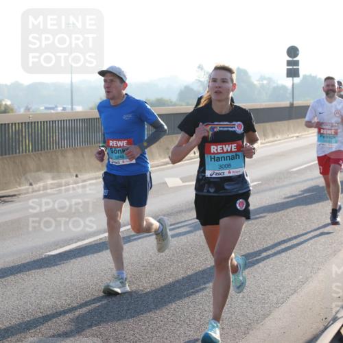 03.10.2025 - Köhlbrandbrückenlauf Lena Gebhardt http://msf.ph/oto/9050500 03.10.2025 09:14:17 Position 1 3248, 3008 meine-sportfotos.de