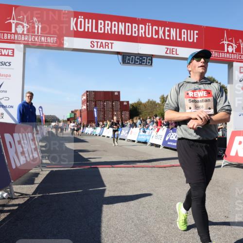 03.10.2025 - Köhlbrandbrückenlauf Lena Gebhardt http://msf.ph/oto/9050517 03.10.2025 13:05:36 Ziel 4011, 4062, 4161, 4278, 4296, 4332, 4384, 4584, 5468, 5676, 6281, 6786, 6787 meine-sportfotos.de