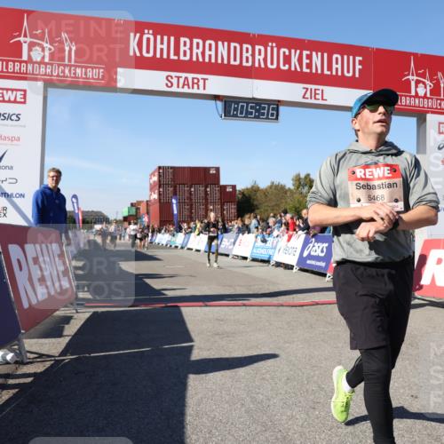 03.10.2025 - Köhlbrandbrückenlauf Lena Gebhardt http://msf.ph/oto/9050526 03.10.2025 13:05:36 Ziel 4011, 4062, 4161, 4278, 4296, 4332, 4384, 4584, 5468, 5676, 6281, 6786, 6787 meine-sportfotos.de