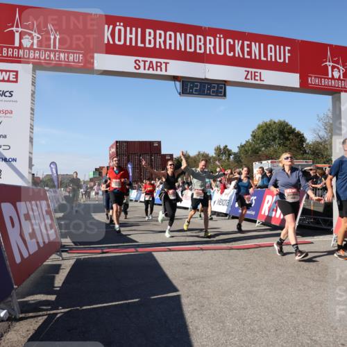 03.10.2025 - Köhlbrandbrückenlauf Lena Gebhardt http://msf.ph/oto/9050543 03.10.2025 13:21:24 Ziel 4363, 4379, 4601, 4838, 4917, 5483, 5506, 5725, 5871, 5873, 6040, 6221, 6675, 6676, 6679, 6802 meine-sportfotos.de