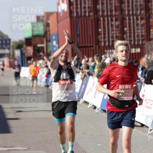 03.10.2025 - Köhlbrandbrückenlauf Jannik Wohlers http://msf.ph/oto/9050544 03.10.2025 13:08:09 Ziel 4107, 4184, 4307, 4357, 4395, 4409, 5959, 6022, 6348, 6635, 6752, 6774, 6824 meine-sportfotos.de