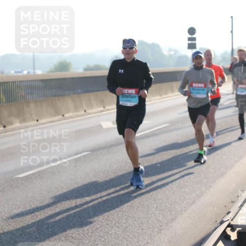 03.10.2025 - Köhlbrandbrückenlauf Lena Gebhardt http://msf.ph/oto/9050558 03.10.2025 09:14:20 Position 1 1034, 4 meine-sportfotos.de
