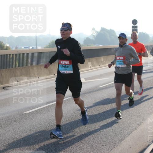 03.10.2025 - Köhlbrandbrückenlauf Lena Gebhardt http://msf.ph/oto/9050567 03.10.2025 09:14:20 Position 1 1034, 1007 meine-sportfotos.de