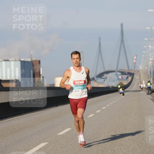 03.10.2025 - Köhlbrandbrückenlauf Jannik Wohlers http://msf.ph/oto/9050569 03.10.2025 09:36:05 Position 3 1013 meine-sportfotos.de