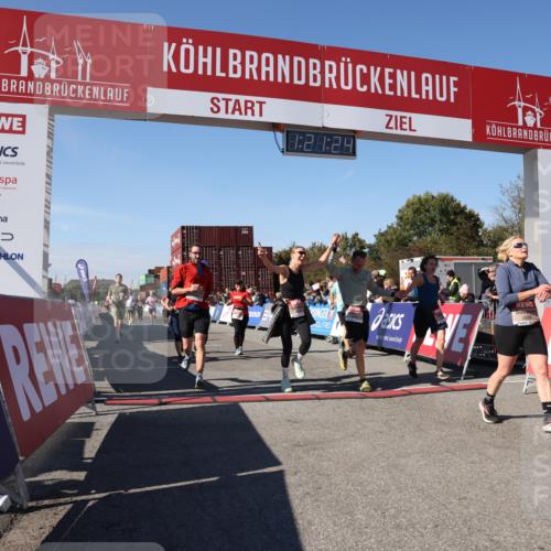 03.10.2025 - Köhlbrandbrückenlauf Lena Gebhardt http://msf.ph/oto/9050570 03.10.2025 13:21:24 Ziel 4363, 4379, 4601, 4838, 4917, 5483, 5506, 5725, 5871, 5873, 6040, 6221, 6675, 6676, 6679, 6802 meine-sportfotos.de