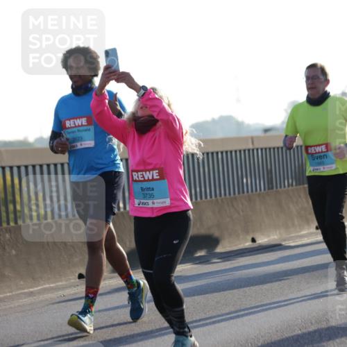 03.10.2025 - Köhlbrandbrückenlauf Jannik Wohlers http://msf.ph/oto/9050588 03.10.2025 09:18:49 Position 3 3123, 3735, 1663 meine-sportfotos.de