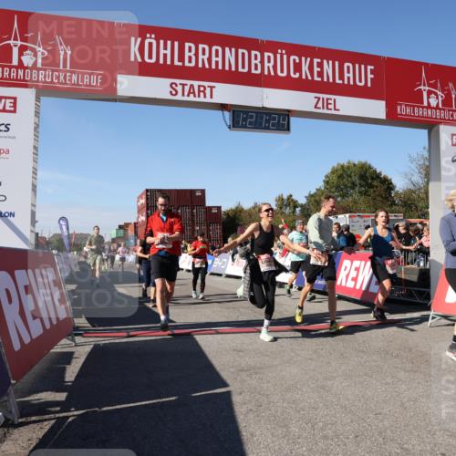 03.10.2025 - Köhlbrandbrückenlauf Lena Gebhardt http://msf.ph/oto/9050590 03.10.2025 13:21:24 Ziel 4363, 4379, 4601, 4838, 4917, 5483, 5506, 5725, 5871, 5873, 6040, 6221, 6675, 6676, 6679, 6802 meine-sportfotos.de