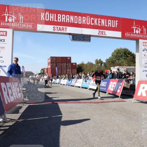 03.10.2025 - Köhlbrandbrückenlauf Lena Gebhardt http://msf.ph/oto/9050591 03.10.2025 13:05:38 Ziel 4011, 4062, 4161, 4278, 4296, 4332, 4384, 5468, 5676, 6281, 6786, 6787 meine-sportfotos.de
