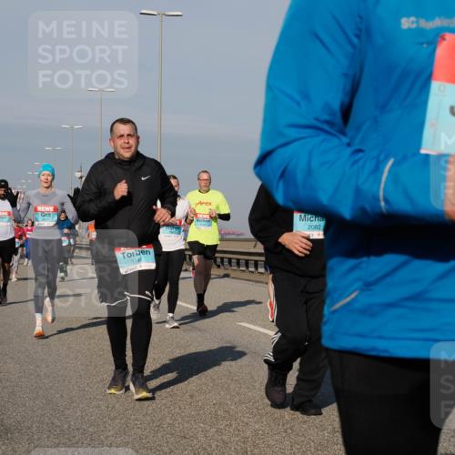 03.10.2025 - Köhlbrandbrückenlauf Fabian Wolf http://msf.ph/oto/9050594 03.10.2025 10:01:25 Position 3 3051, 3148, 1731, 2082, 3558 meine-sportfotos.de