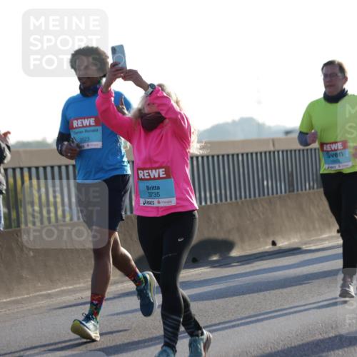 03.10.2025 - Köhlbrandbrückenlauf Jannik Wohlers http://msf.ph/oto/9050596 03.10.2025 09:18:49 Position 3 3123, 3735, 1663 meine-sportfotos.de