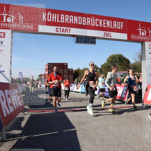 03.10.2025 - Köhlbrandbrückenlauf Lena Gebhardt http://msf.ph/oto/9050600 03.10.2025 13:21:25 Ziel 4363, 4379, 4601, 4838, 4917, 5149, 5483, 5506, 5725, 5871, 5873, 6040, 6221, 6675, 6676, 6679, 6802 meine-sportfotos.de