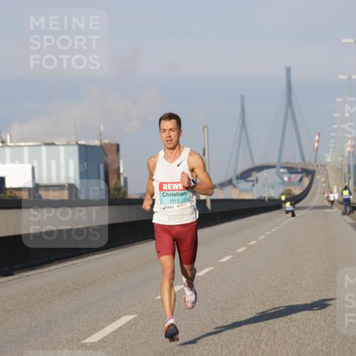 03.10.2025 - Köhlbrandbrückenlauf Jannik Wohlers http://msf.ph/oto/9050603 03.10.2025 09:36:06 Position 3 1013 meine-sportfotos.de
