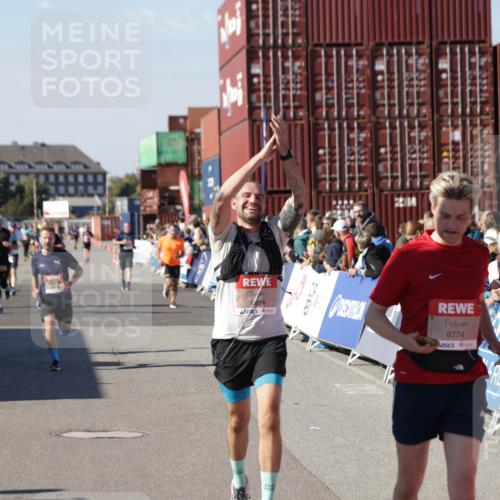 03.10.2025 - Köhlbrandbrückenlauf Jannik Wohlers http://msf.ph/oto/9050605 03.10.2025 13:08:10 Ziel 4107, 4184, 4307, 4357, 4395, 4409, 6022, 6635, 6752, 6774, 6824 meine-sportfotos.de