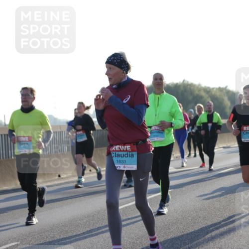 03.10.2025 - Köhlbrandbrückenlauf Jannik Wohlers http://msf.ph/oto/9050609 03.10.2025 09:18:50 Position 3 1633, 1843, 1649 meine-sportfotos.de