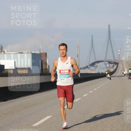 03.10.2025 - Köhlbrandbrückenlauf Jannik Wohlers http://msf.ph/oto/9050611 03.10.2025 09:36:06 Position 3 1013 meine-sportfotos.de