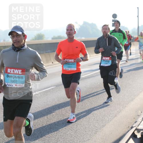 03.10.2025 - Köhlbrandbrückenlauf Lena Gebhardt http://msf.ph/oto/9050621 03.10.2025 09:14:21 Position 1 1007, 1012, 1184 meine-sportfotos.de