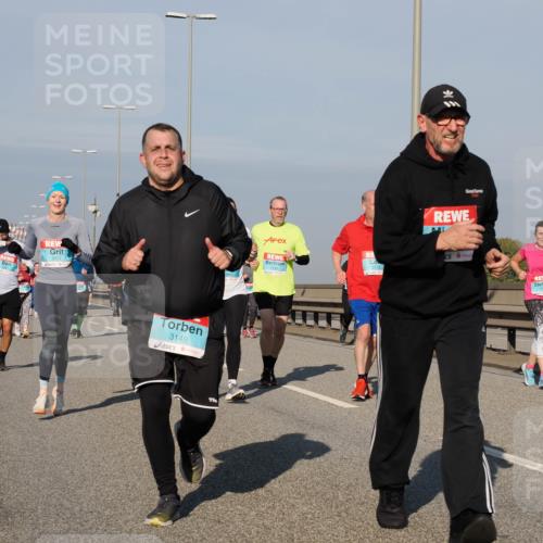 03.10.2025 - Köhlbrandbrückenlauf Fabian Wolf http://msf.ph/oto/9050624 03.10.2025 10:01:26 Position 3 3051, 3148, 3172, 3239 meine-sportfotos.de