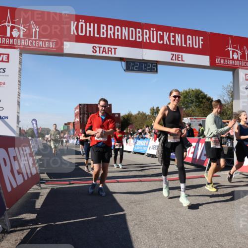 03.10.2025 - Köhlbrandbrückenlauf Lena Gebhardt http://msf.ph/oto/9050629 03.10.2025 13:21:25 Ziel 4363, 4379, 4601, 4838, 4917, 5149, 5483, 5506, 5725, 5871, 5873, 6040, 6221, 6675, 6676, 6679, 6802 meine-sportfotos.de