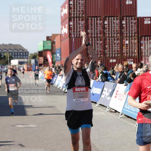 03.10.2025 - Köhlbrandbrückenlauf Jannik Wohlers http://msf.ph/oto/9050635 03.10.2025 13:08:11 Ziel 4107, 4184, 4307, 4357, 4395, 4409, 4768, 5243, 5994, 6022, 6635, 6752, 6774, 6824 meine-sportfotos.de