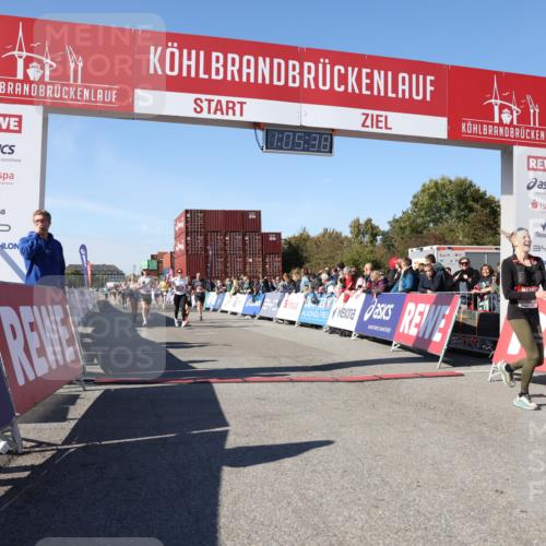 03.10.2025 - Köhlbrandbrückenlauf Lena Gebhardt http://msf.ph/oto/9050637 03.10.2025 13:05:39 Ziel 4011, 4062, 4161, 4278, 4296, 4332, 4384, 4564, 5468, 5676, 6281, 6786, 6787 meine-sportfotos.de