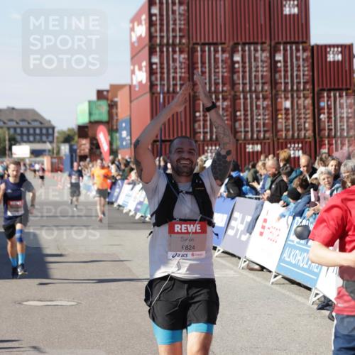03.10.2025 - Köhlbrandbrückenlauf Jannik Wohlers http://msf.ph/oto/9050655 03.10.2025 13:08:11 Ziel 4107, 4184, 4307, 4357, 4395, 4409, 4768, 5243, 5994, 6022, 6635, 6752, 6774, 6824 meine-sportfotos.de