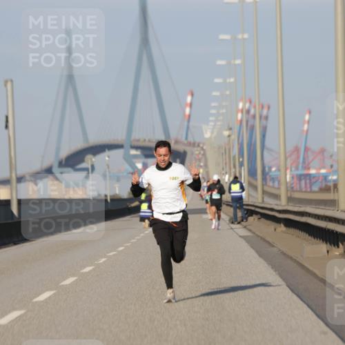 03.10.2025 - Köhlbrandbrückenlauf Jannik Wohlers http://msf.ph/oto/9050660 03.10.2025 09:36:38 Position 3  meine-sportfotos.de