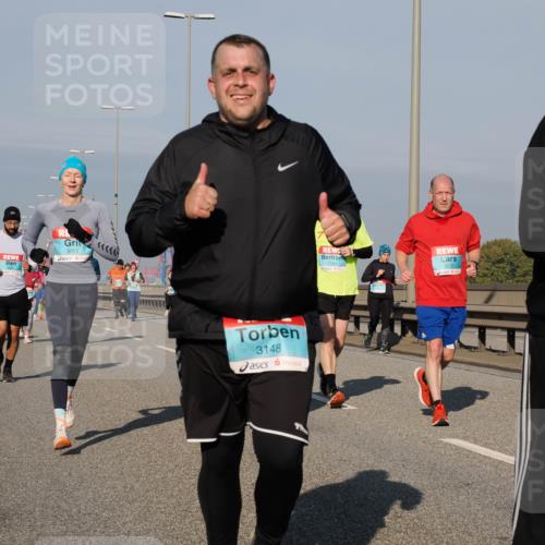 03.10.2025 - Köhlbrandbrückenlauf Fabian Wolf http://msf.ph/oto/9050663 03.10.2025 10:01:27 Position 3 3051, 3148, 1731, 3172 meine-sportfotos.de