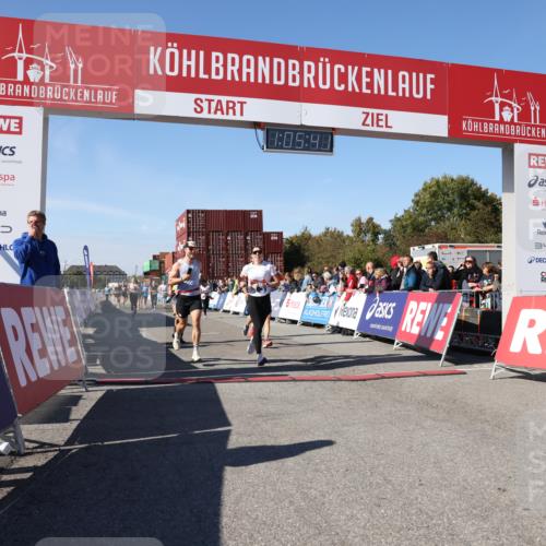 03.10.2025 - Köhlbrandbrückenlauf Lena Gebhardt http://msf.ph/oto/9050666 03.10.2025 13:05:41 Ziel 4062, 4133, 4161, 4278, 4296, 4332, 4384, 4467, 4564, 4599, 5468, 5676, 5964, 6281, 6786, 6787 meine-sportfotos.de