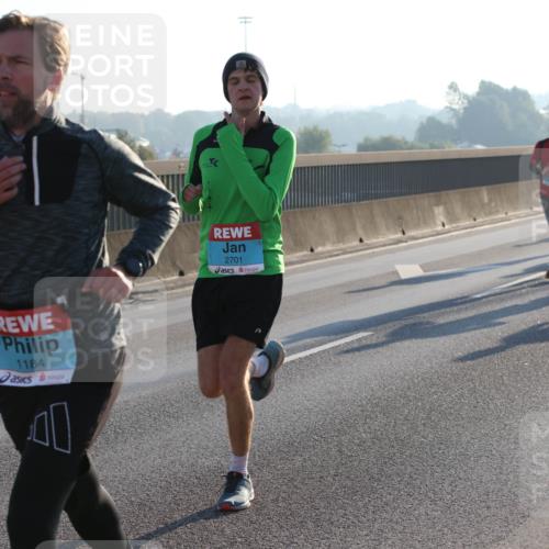 03.10.2025 - Köhlbrandbrückenlauf Lena Gebhardt http://msf.ph/oto/9050670 03.10.2025 09:14:23 Position 1 1184, 2701 meine-sportfotos.de