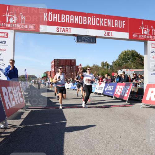 03.10.2025 - Köhlbrandbrückenlauf Lena Gebhardt http://msf.ph/oto/9050690 03.10.2025 13:05:42 Ziel 4062, 4133, 4161, 4278, 4296, 4332, 4384, 4467, 4564, 4599, 5468, 5676, 5964, 6281, 6631, 6786, 6787 meine-sportfotos.de