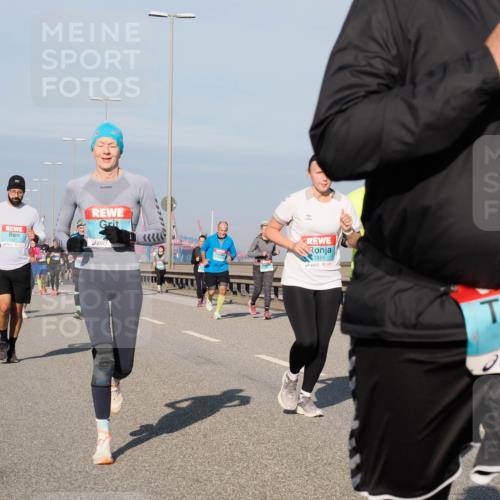 03.10.2025 - Köhlbrandbrückenlauf Fabian Wolf http://msf.ph/oto/9050696 03.10.2025 10:01:28 Position 3 1885, 3148 meine-sportfotos.de