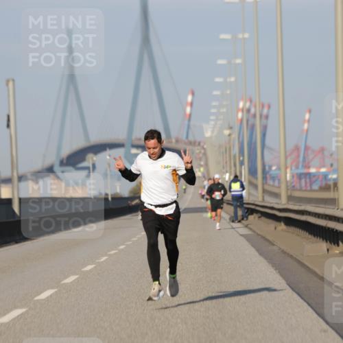 03.10.2025 - Köhlbrandbrückenlauf Jannik Wohlers http://msf.ph/oto/9050716 03.10.2025 09:36:38 Position 3  meine-sportfotos.de