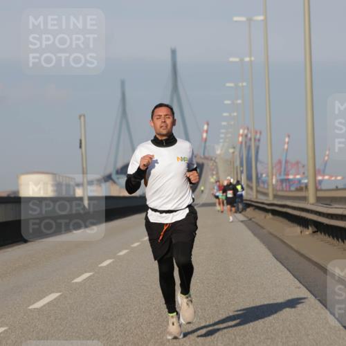 03.10.2025 - Köhlbrandbrückenlauf Jannik Wohlers http://msf.ph/oto/9050732 03.10.2025 09:36:41 Position 3  meine-sportfotos.de