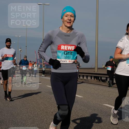 03.10.2025 - Köhlbrandbrückenlauf Fabian Wolf http://msf.ph/oto/9050742 03.10.2025 10:01:29 Position 3 3541, 3051, 1885, 1731 meine-sportfotos.de