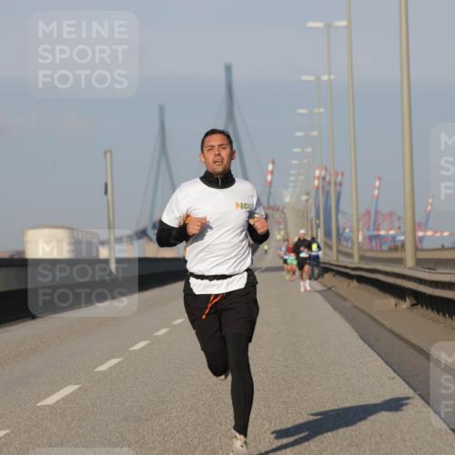 03.10.2025 - Köhlbrandbrückenlauf Jannik Wohlers http://msf.ph/oto/9050745 03.10.2025 09:36:41 Position 3  meine-sportfotos.de
