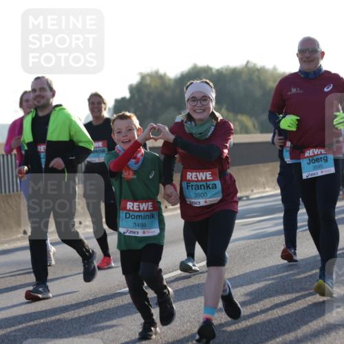 03.10.2025 - Köhlbrandbrückenlauf Jannik Wohlers http://msf.ph/oto/9050753 03.10.2025 09:18:53 Position 3 3500, 3499, 3595, 3435 meine-sportfotos.de